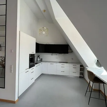 Goldlounge Modernes An Der Kraemerbruecke, Altstadt By Architekturplus Und Waissgold * Erfurt